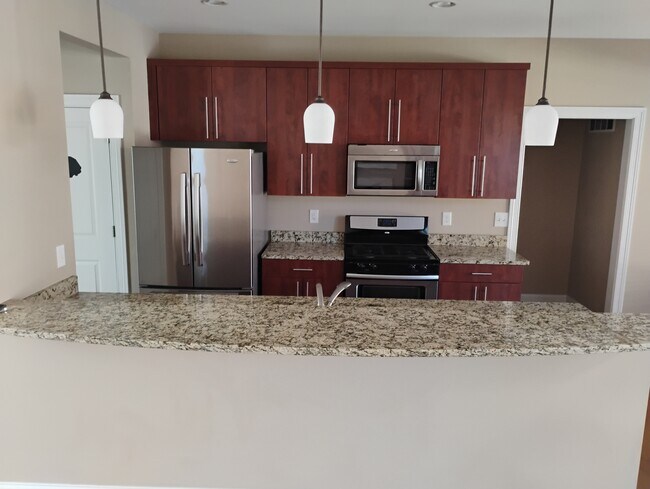 Foto del edificio - 323 Eden Ave