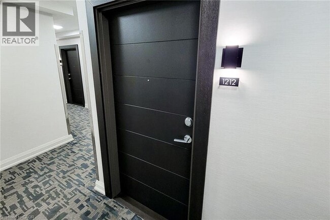 Building Photo - 212 King William St