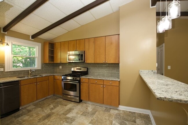 Building Photo - 1227 Wood Ave