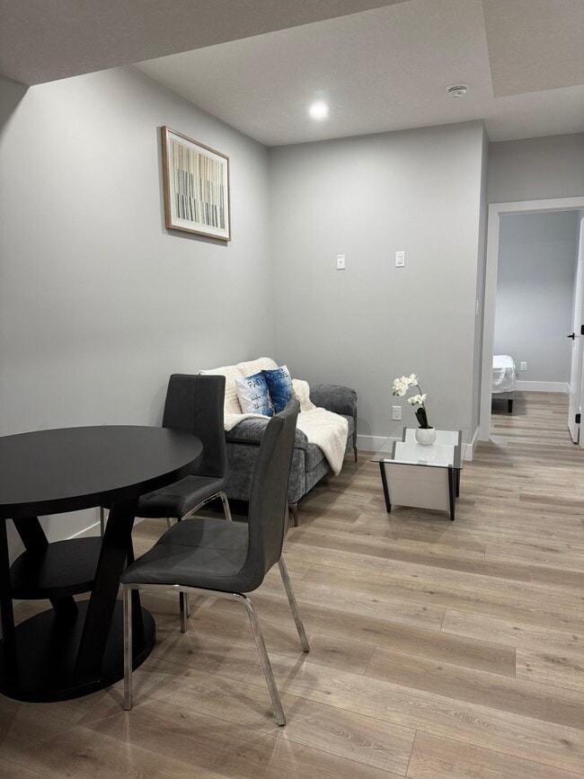 Building Photo - 25 Elliott Wynd