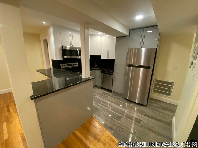 Foto del edificio - 1801 Beacon St