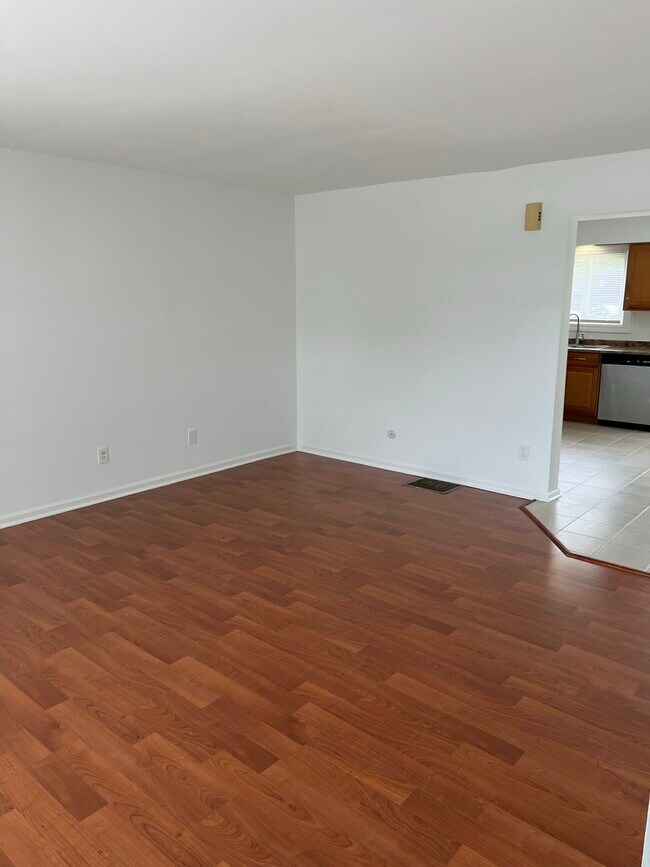 Foto del edificio - 5109 McCullom Lake Rd