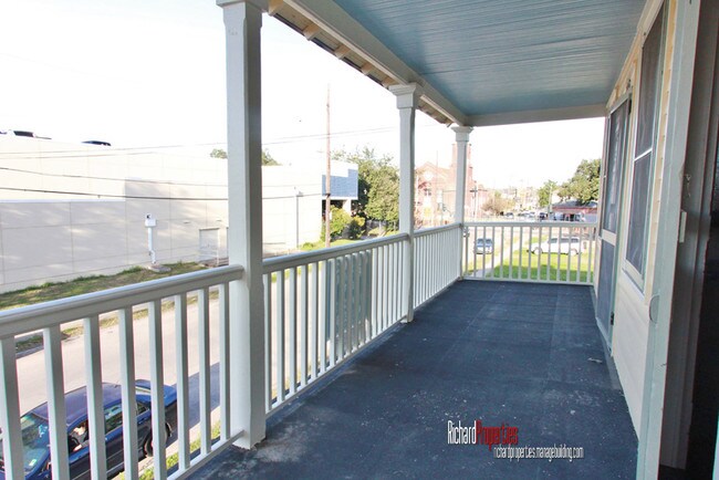 Building Photo - 3426 Danneel St