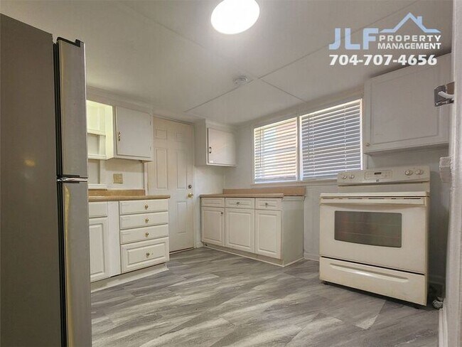 Foto del edificio - Charming 2 Bedroom/1 Bathroom House in Kan...
