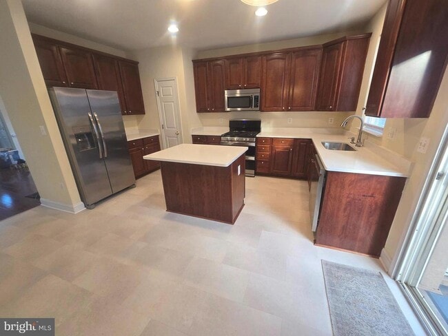 Building Photo - 116 Douglas Dr