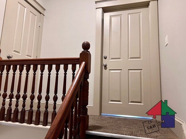 Building Photo - 14 Ayers St