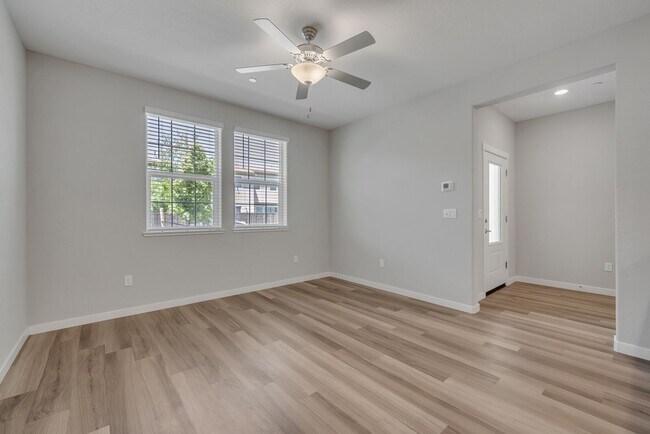 Photo - 4053 Dover St House