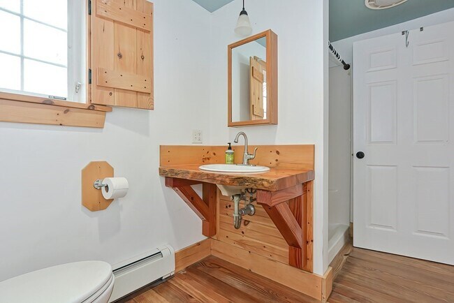 Foto del edificio - 8 Woodwards Ln