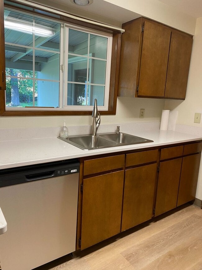 Foto del edificio - Wonderful 4 bedroom 2 bathroom home in Ore...