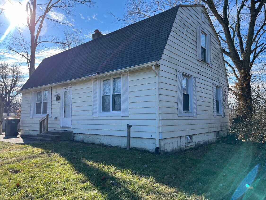 Primary Photo - 1804 N Graham Ave