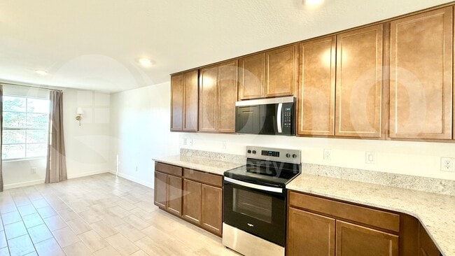 Building Photo - 1642 W Pima Ave