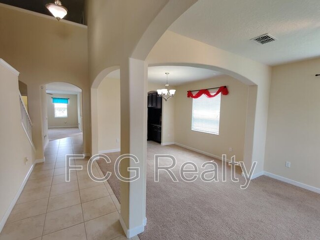 Foto del edificio - 1315 Moss Creek Ln