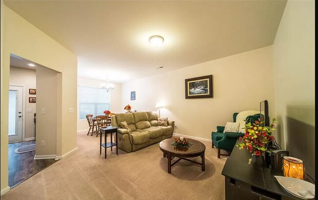 Foto del edificio - 2411 Hartfield Cir
