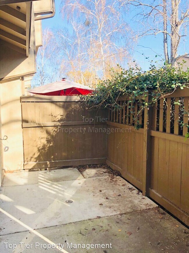 Building Photo - 3 br, 2 bath House - 1871 Olmo Way