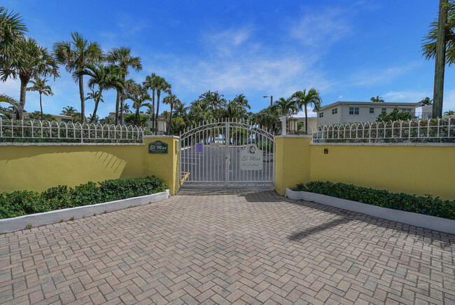 Building Photo - 1391 S Ocean Blvd
