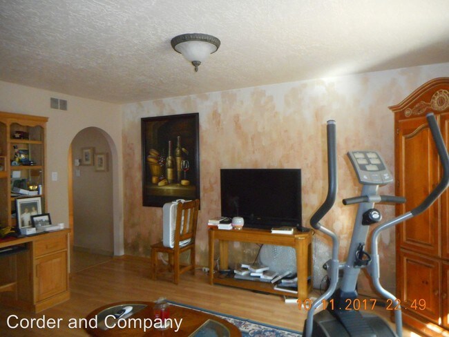 Foto del edificio - 10317 Jarmel Dr NW