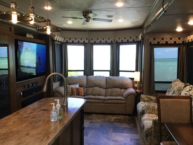 Foto del edificio - Move in Special! $500 off the First Months Rent!