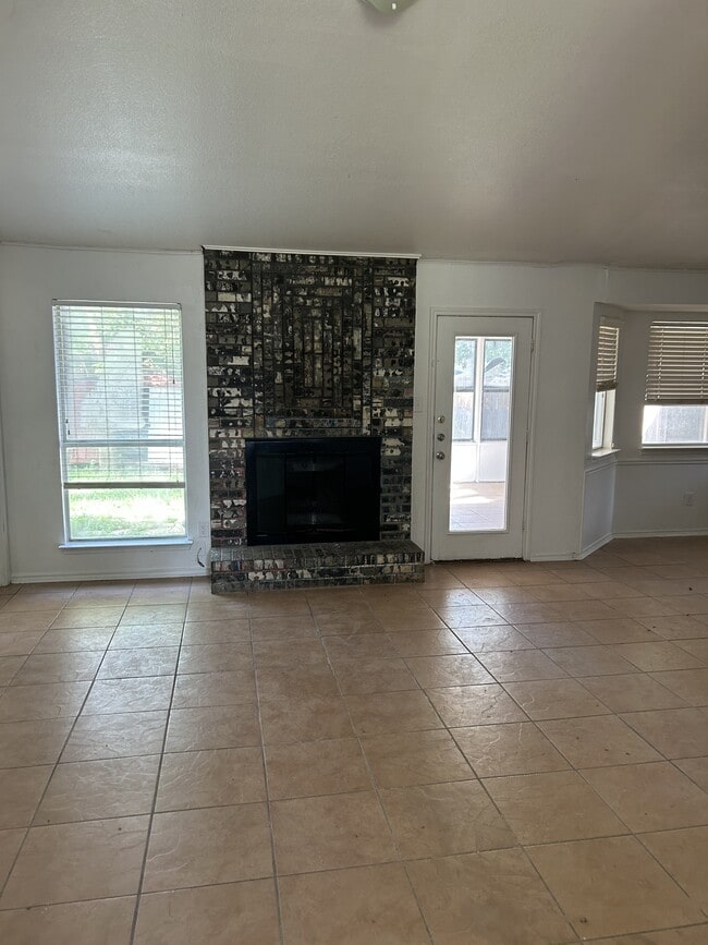 Foto del edificio - 5417 Trailview Dr