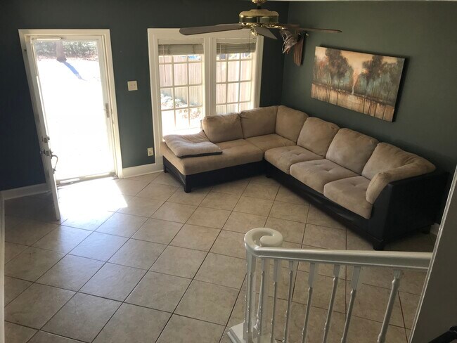 Foto del edificio - 6300 Brentwood Rd