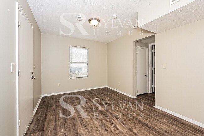 Building Photo - Live the good life in this 3 BR, 2 BA home