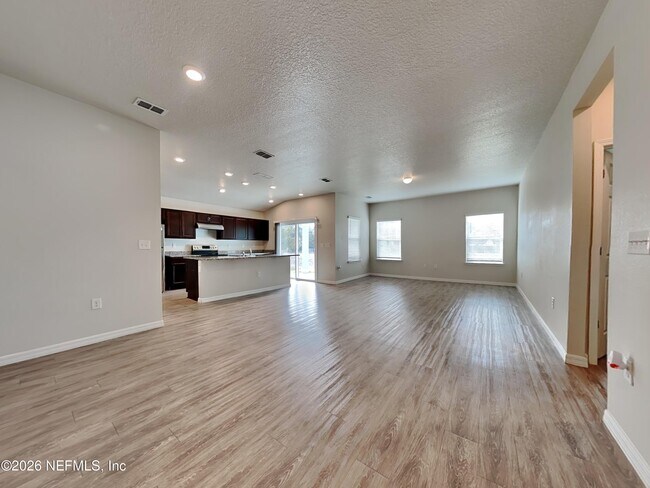 Foto del edificio - 8730 Kaye Ln