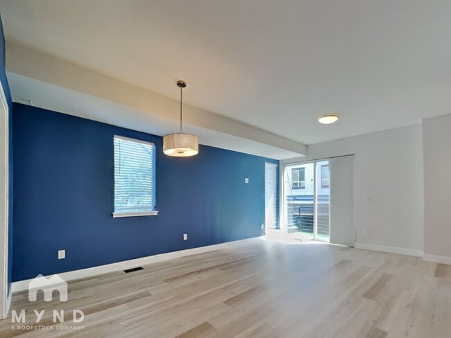 Building Photo - 1079 Chase St