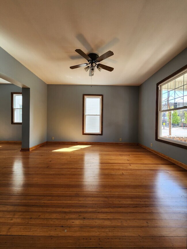 Sala de estar - 1629 W Main St