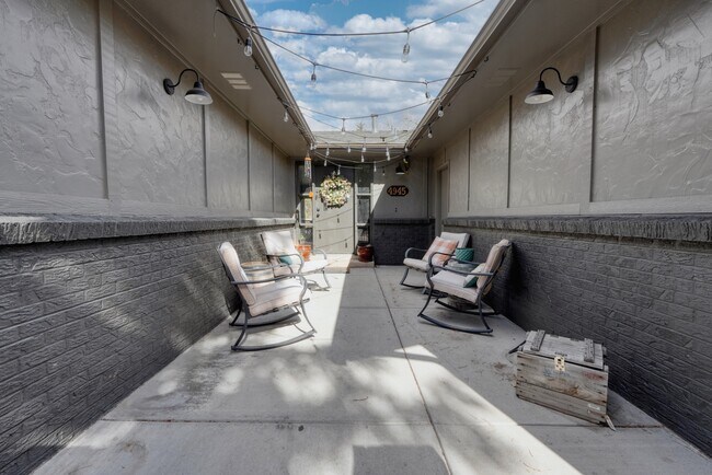 Foto del edificio - 4945 Brown Valley Ln