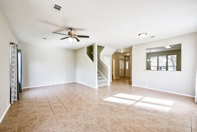 Foto del edificio - 6203 Gillian Park Dr