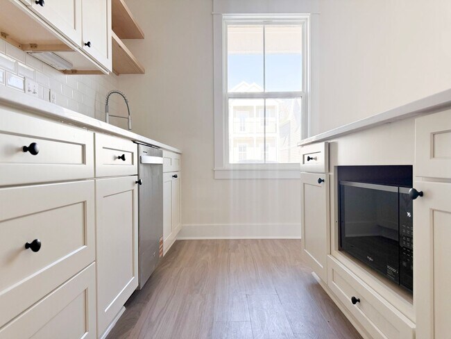 Building Photo - Available August 1: 4-Bedroom Townhome at Highbury + Summer Special Perks