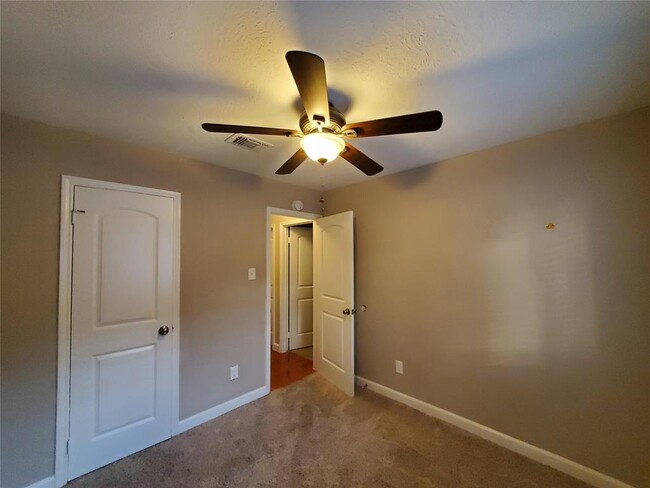 Building Photo - 2950 High Plains Dr