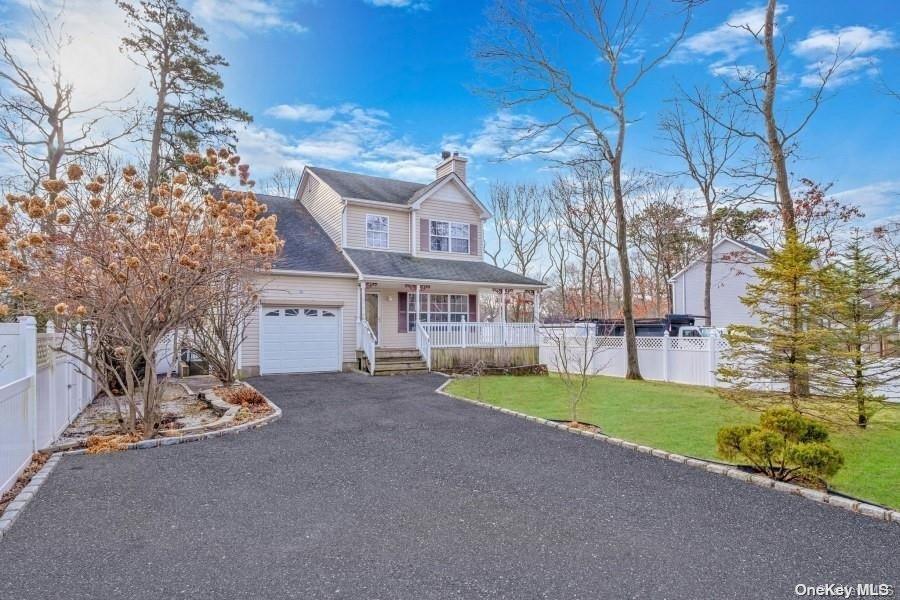 Foto principal - 28 Moriches-Middle Island Road