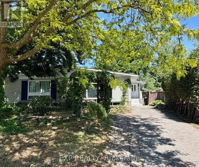 Building Photo - 21 Southview Crescent