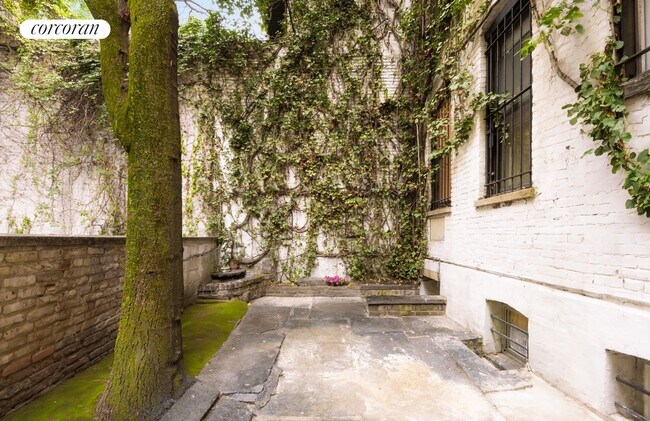 Foto del edificio - 251 W 18th St