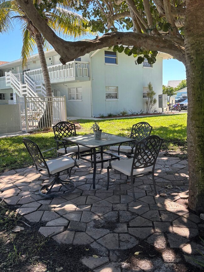 Foto del edificio - 299 E Central Blvd