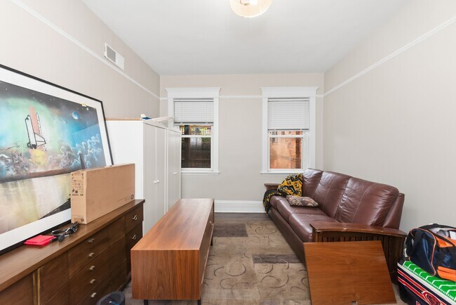 Foto del edificio - 954 W Cuyler Ave