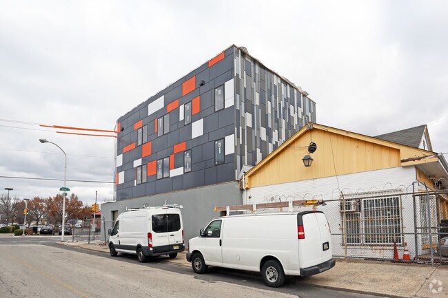 Foto del edificio - 1851 Germantown Ave