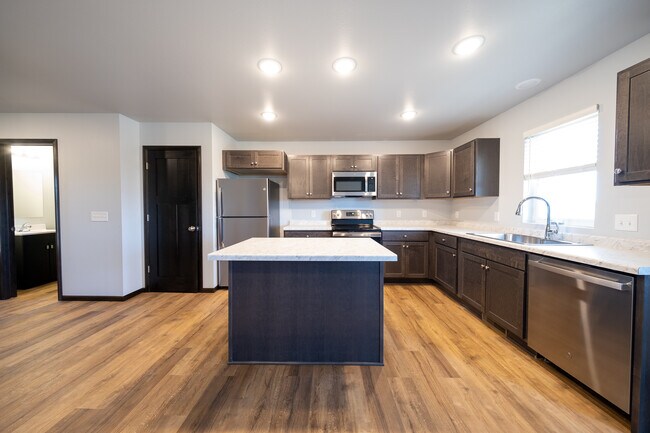 Foto del edificio - 633 4th Cir Dr SW