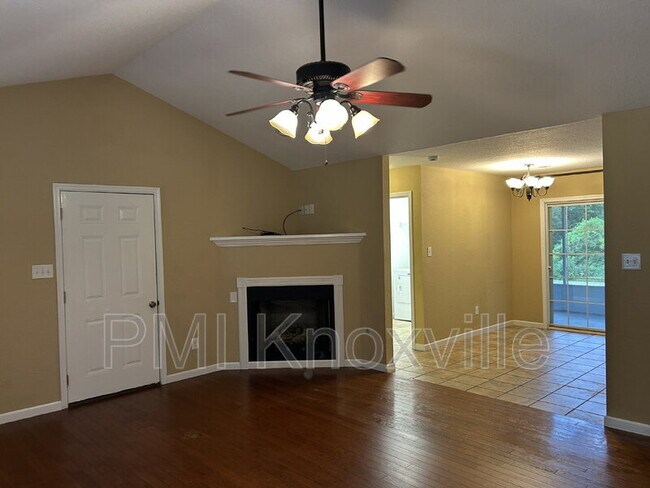 Foto del edificio - 5960 Parkdale Rd