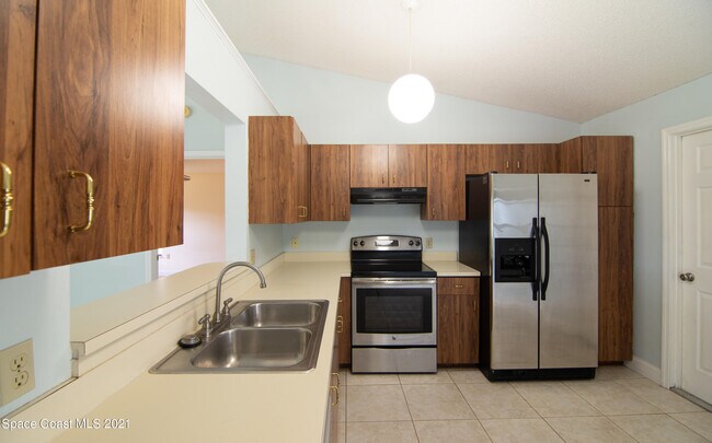 Building Photo - 184 Cinnamon Lake Cir