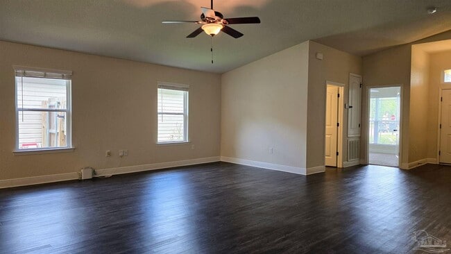 Building Photo - 5157 Peach Dr