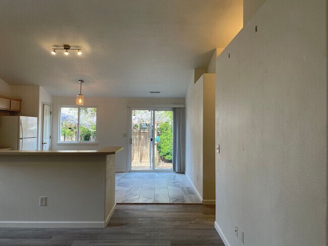 Foto del edificio - 3 BD Ranch in Well-Established Neighborhoo...