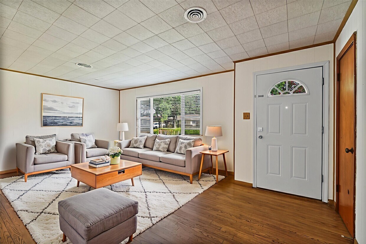 Foto principal - 5532 Meadow Creek Ln