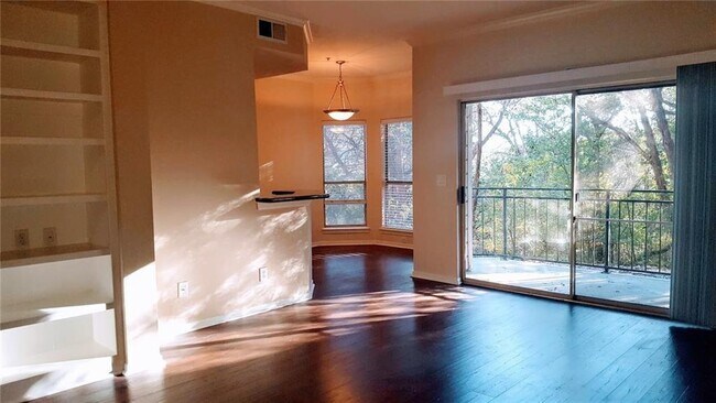 Building Photo - 6000 Shepherd Mountain Cove