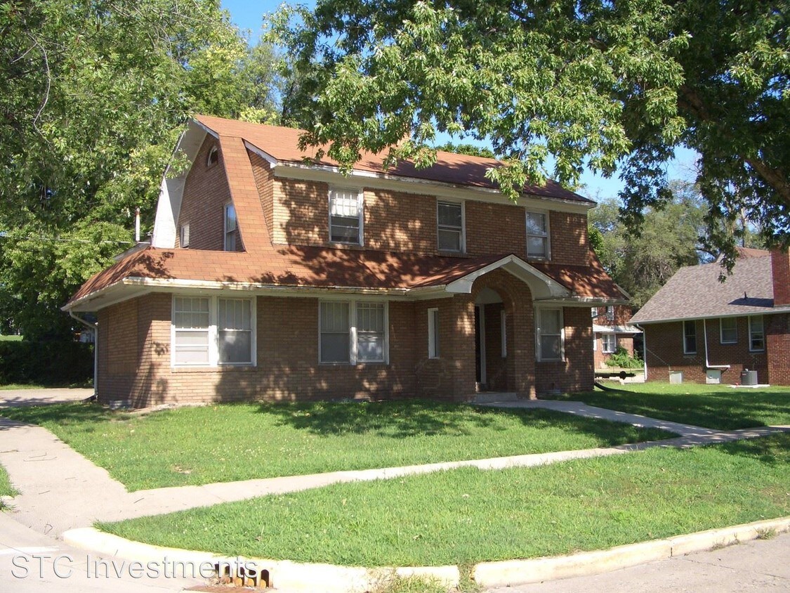 Foto principal - 6 br, 2 bath House - 324 N. Charles