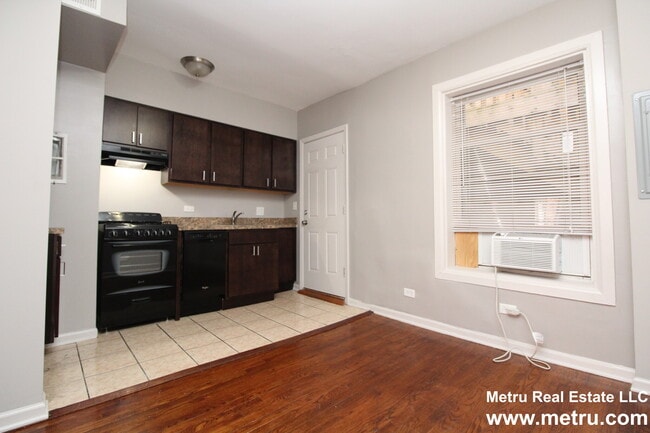 Foto del edificio - 1354 W Argyle St