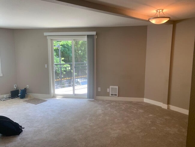 Building Photo - 15819 NE Leary Way