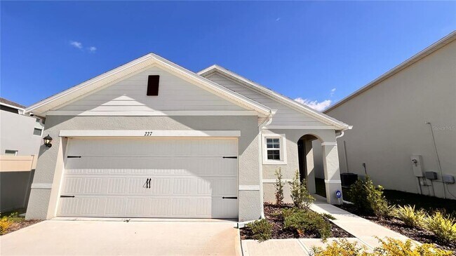 Building Photo - 227 Eagleview Loop