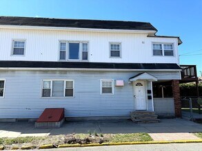 Building Photo - 47 Lester St