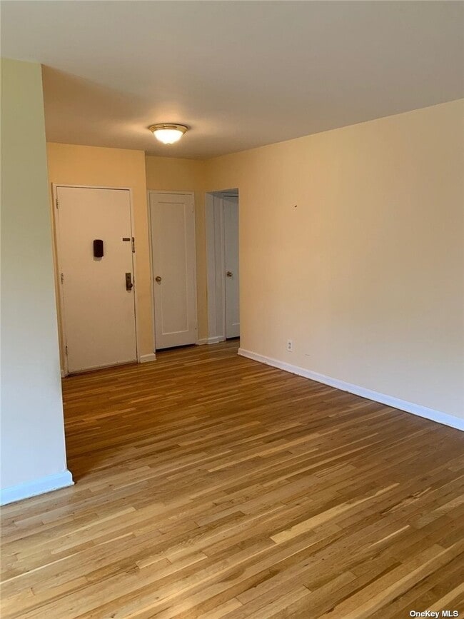 Building Photo - 22 Nathan Hale Dr